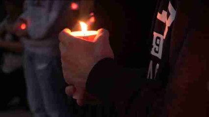 Centenares de personas recuerdan a la estudiante muerta en el ataque en París