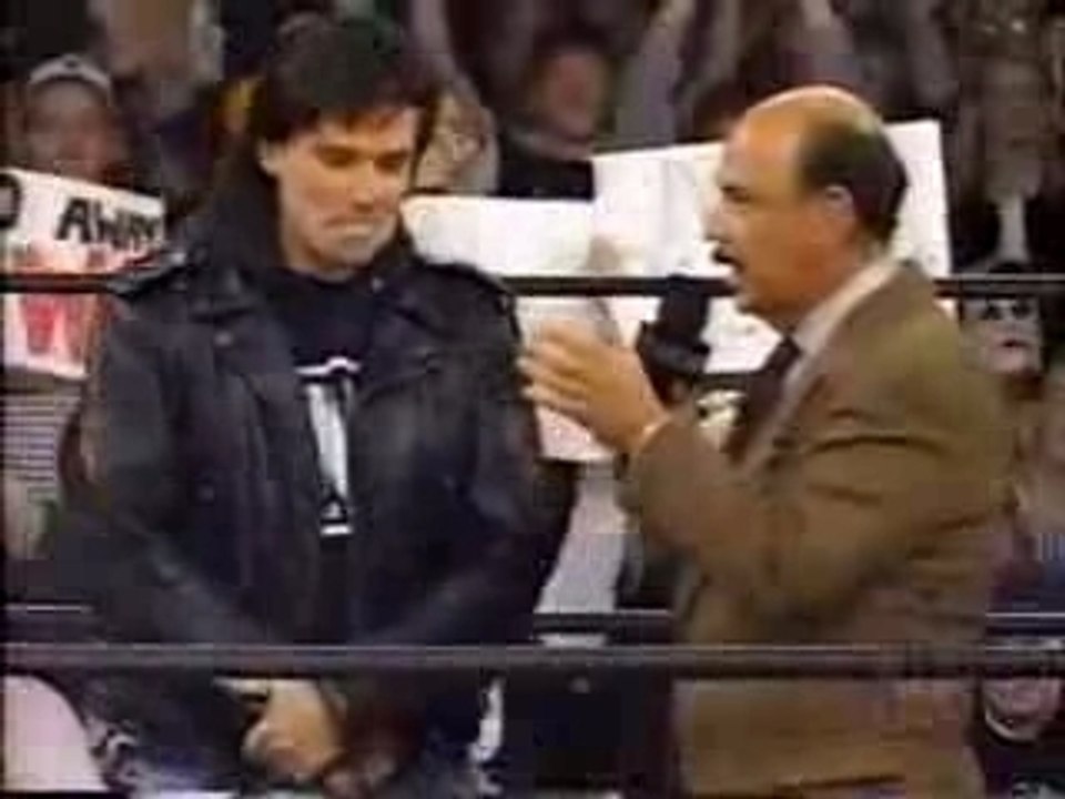 Eric Bischoff on the mic 1-12-07