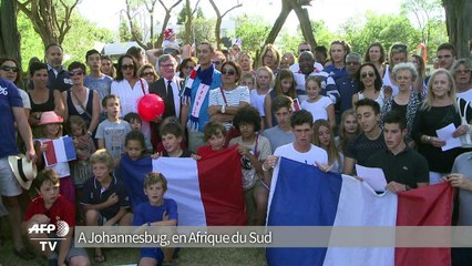 Attentats à Paris: les hommages se poursuivent à travers le monde