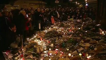 Mouvement de panique devant le bar Le Carillon