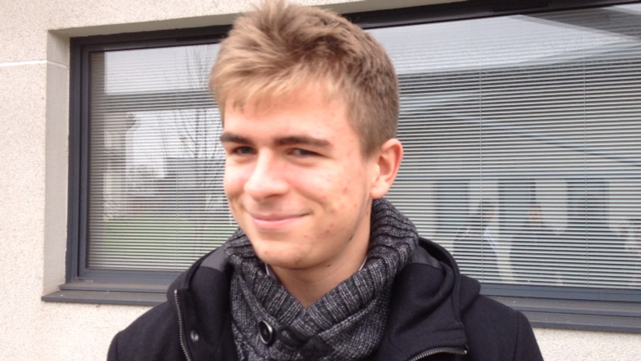 Silence et Marseillaise au Pôle universitaire