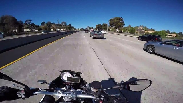 Voici Pourquoi vous ne devriez pas Laisser vos Pieds par la Fenêtre