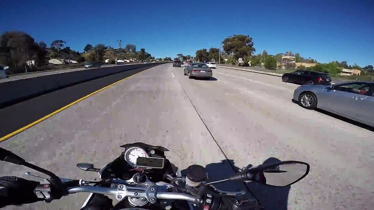 Voici Pourquoi vous ne devriez pas Laisser vos Pieds par la Fenêtre