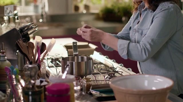 Breakfast bars 2.0 recipe - Simply Nigella: Episode 2 - BBC Two