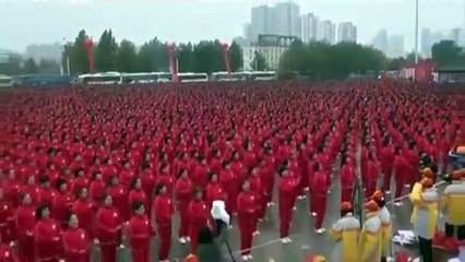 HISTORY IS MADE- More than 18,000 aunties dance in unison to -Xiaopingguo”.