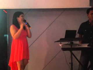 2GO Bloggers Singing 5