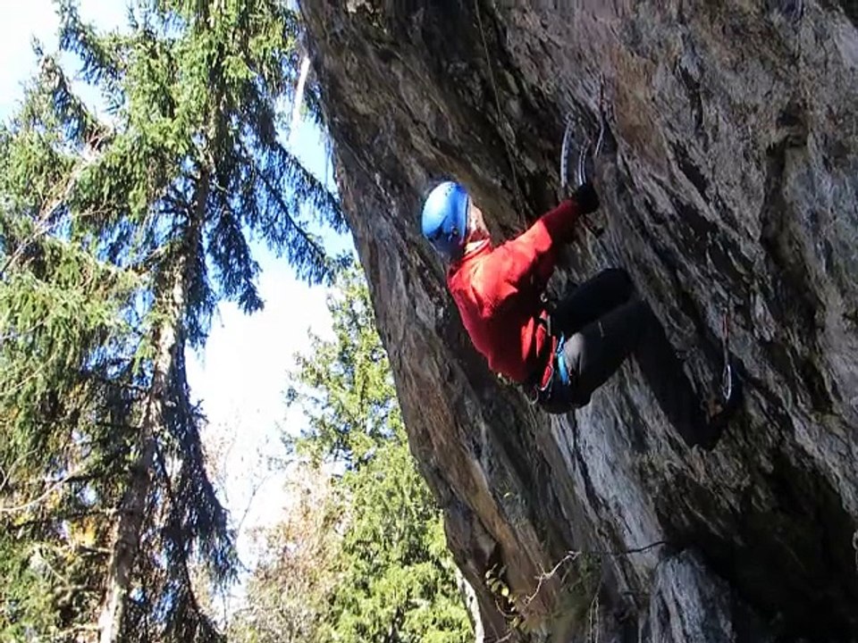GAG 2015 : Selection à la cascade (dry) sous la neige