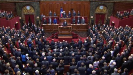 Congrès de Versailles : les parlementaires observent une minute de silence