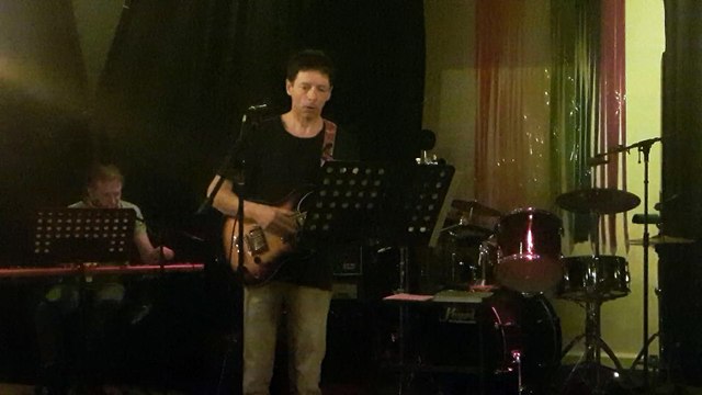 Band Optreden - Beetje Verliefd (Korte Versie)(Andre Hazes)Deel 01