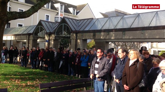 Concarneau, Toute la ville rend hommage aux victimes des attentats.