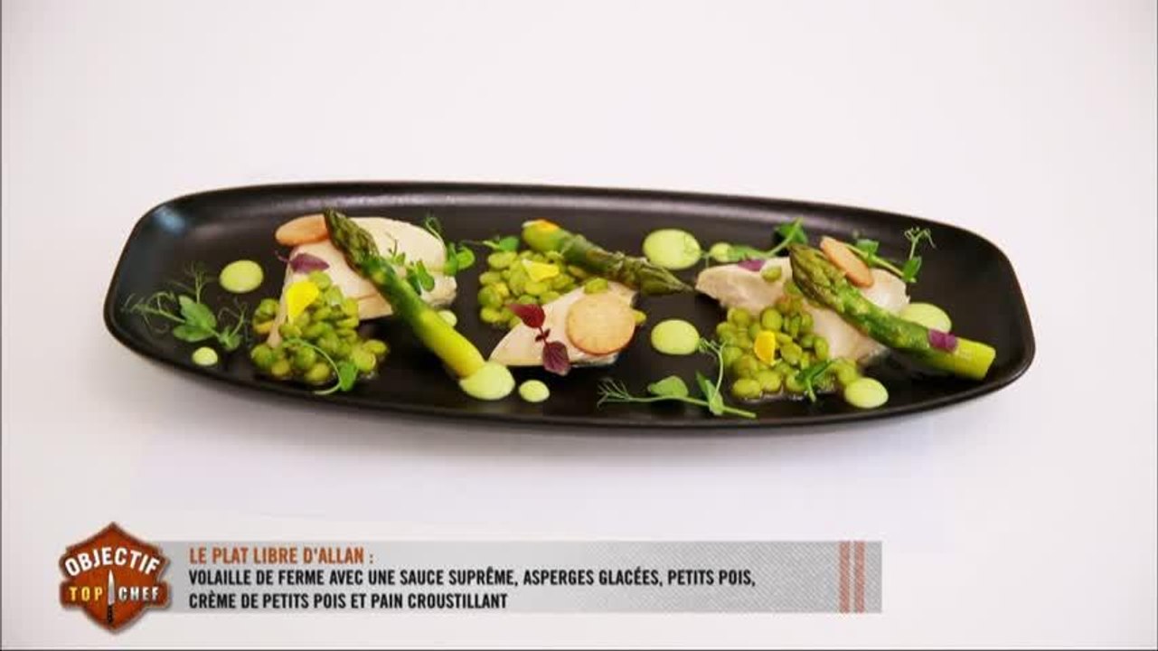 Le plat d'Allan : volaille de ferme avec une sauce suprême, asperges glacées, petits pois, crème de petits pois et pain croustillant