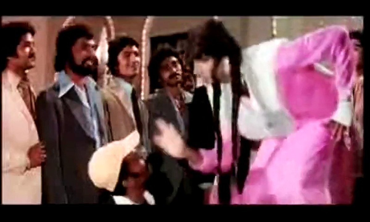 Mere angne mein