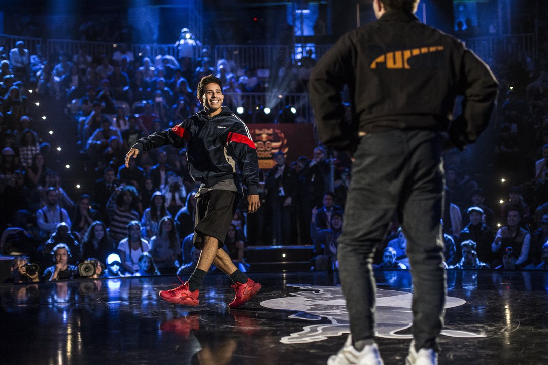 Bruce Almighty VS Victor | FINAL BATTLE | Red Bull BC One World Final 2015