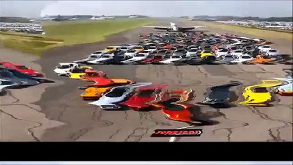 DRAG RACE - Supercar v Hypercar
