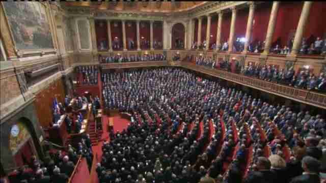 Hollande anuncia una guerra sin tregua contra el Estado Islámico