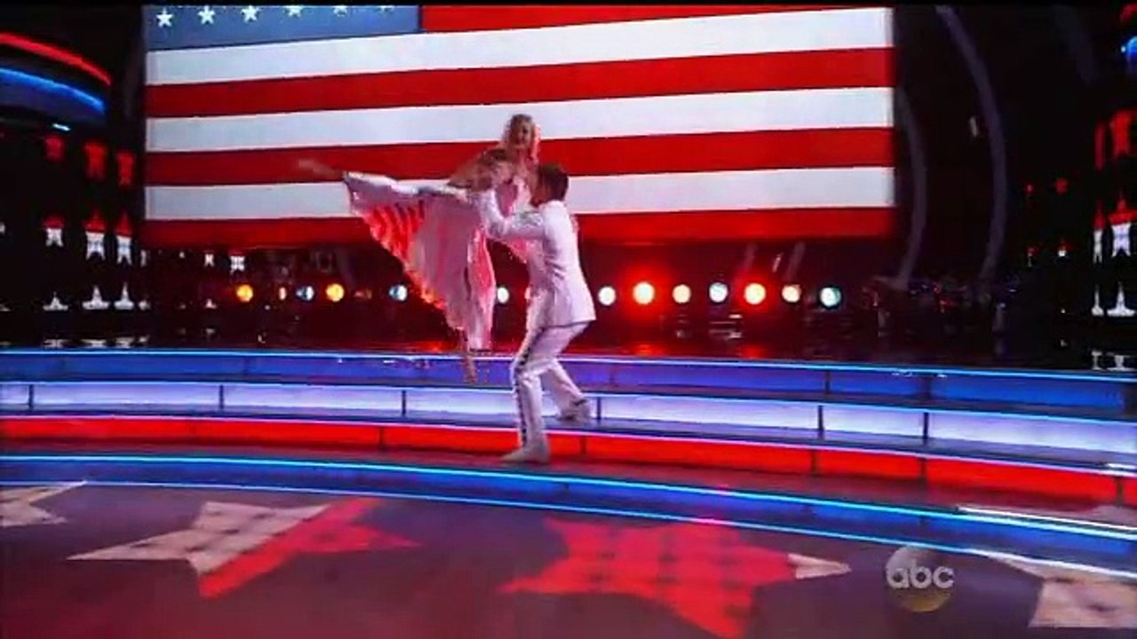 Alek Skarlatos & Lindsay Arnold - Waltz
