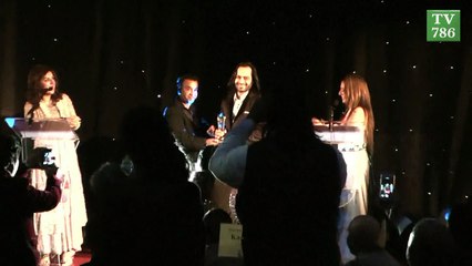 London Waqar Zaka received Pakistan Achievement Awards UK & Europe 2015
