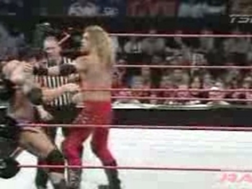 2005 - WWE - Batista vs Edge