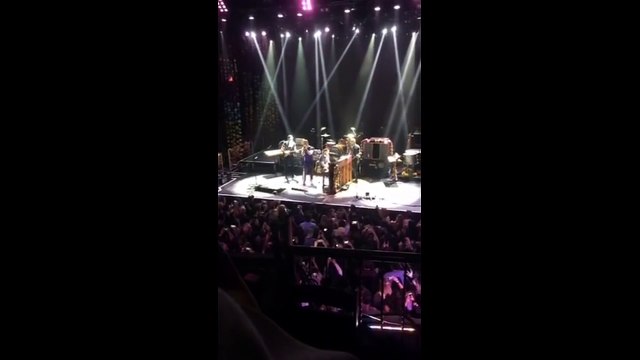 Coldplay reprend Imagine de John Lennon - Pray For Paris