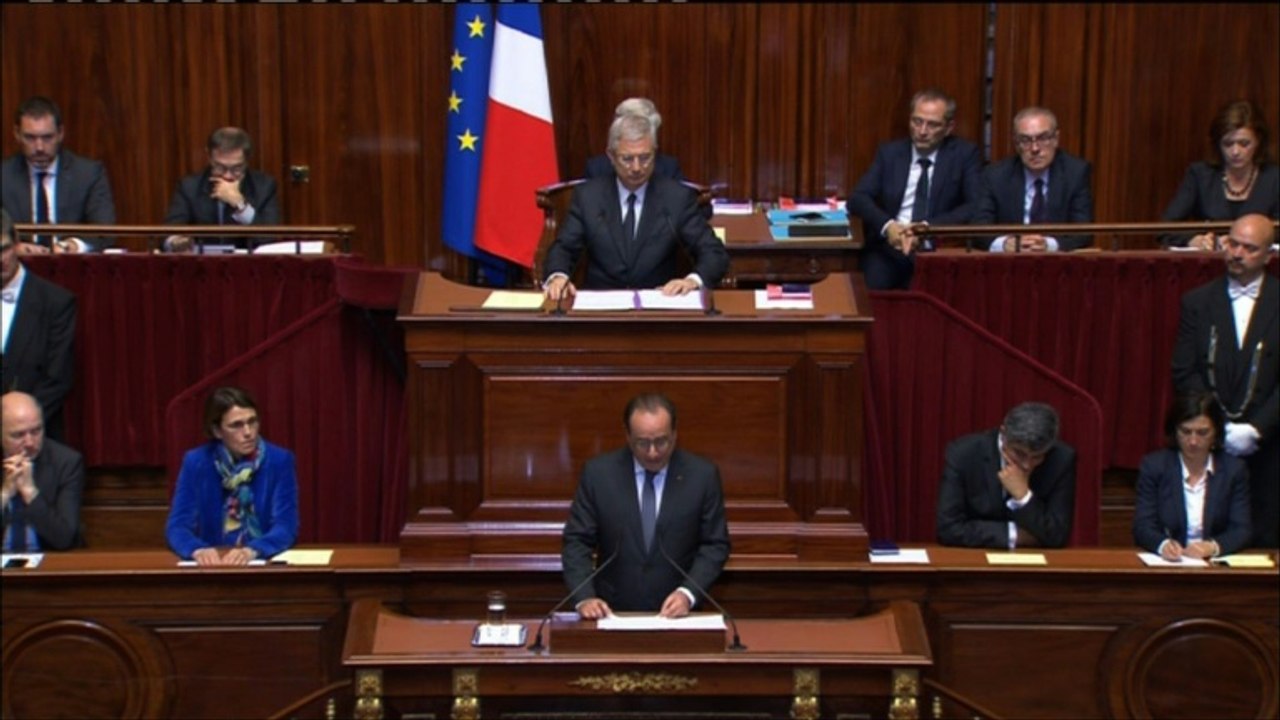 Attentats: la traque d'un suspect-clé se poursuit, Kerry à Paris