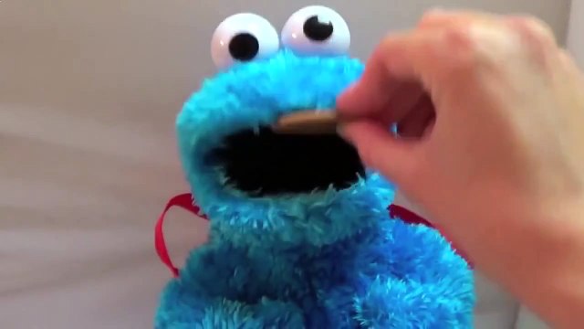 Cookie Monster Eats Lightning McQueen, Mater and Other Disney Pixar Cars Micro Drifters