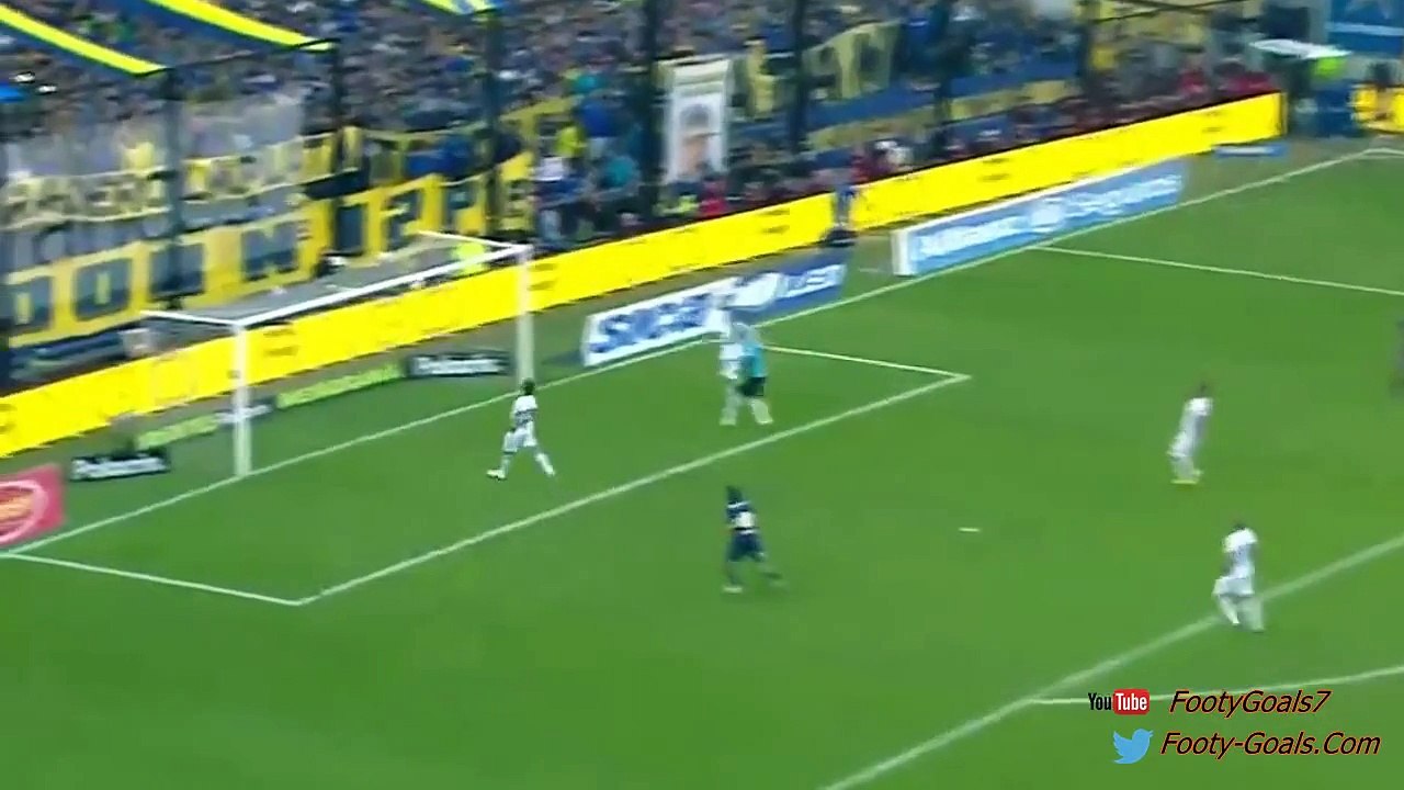 Superbe coup du foulard de Jonathan Calleri