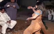 Desi Larki Ka Shadi Mujra || Wedding Dance