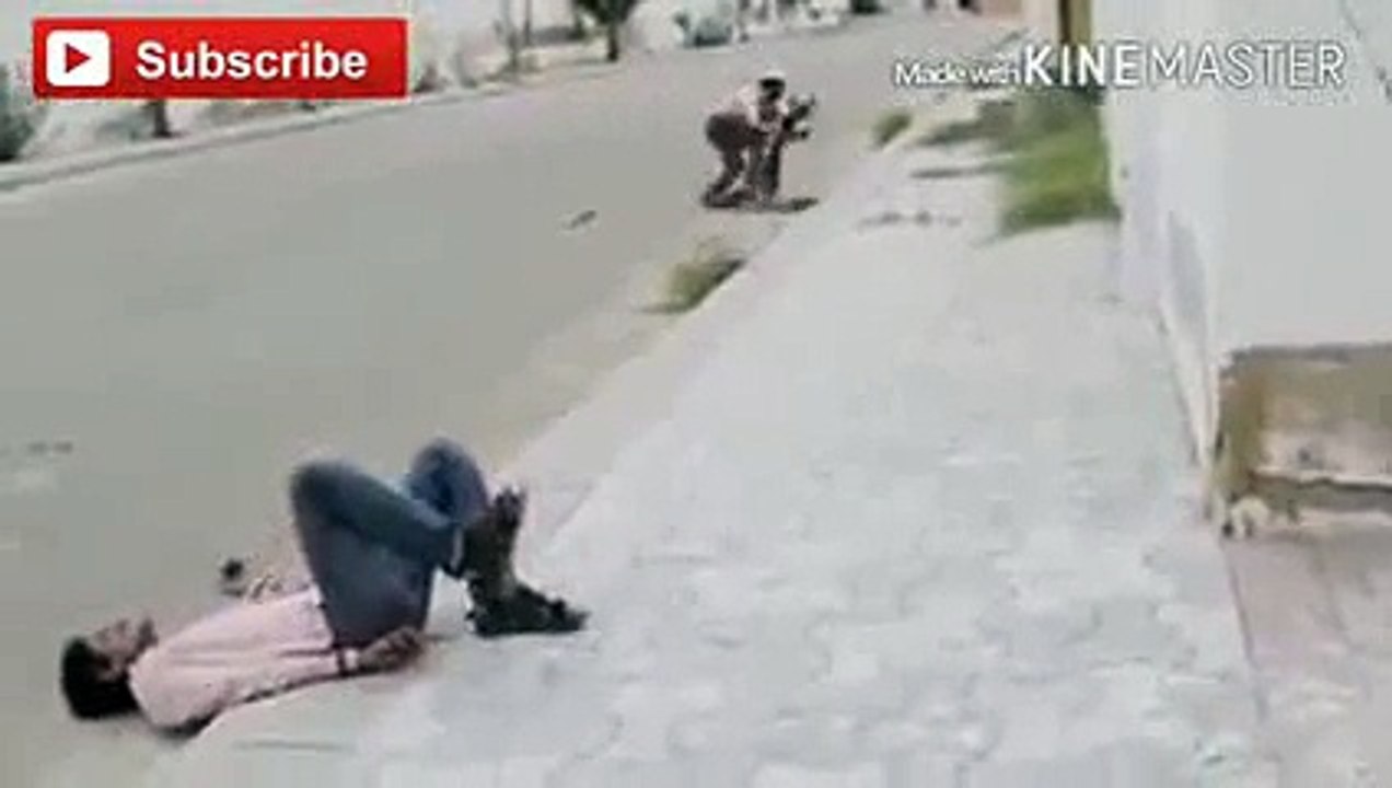 WhatsApp Funny videos ! Gun prank ! 2015 -Indian Funny Videos ! Girls Prank ! -