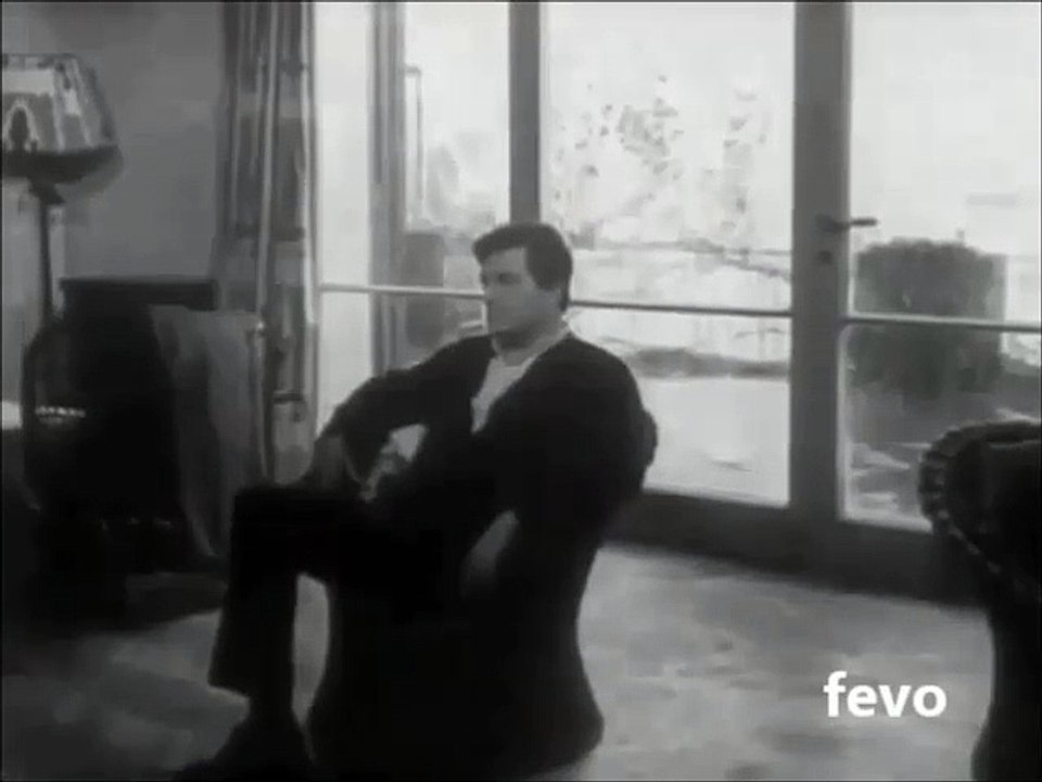 Giannis Poulopoulos - Epefte bathia siopi
