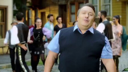 İsmail Türüt - Çirkini Alırmıyım (Klip) 2015