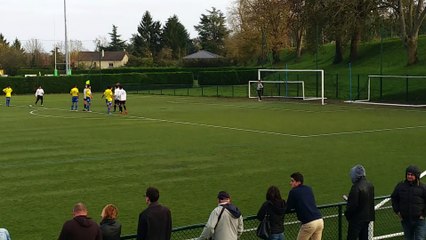 U18:Bressuire - ESA Brive. But égalisateur de Nicolas Courteix suite à un coup franc de Touki