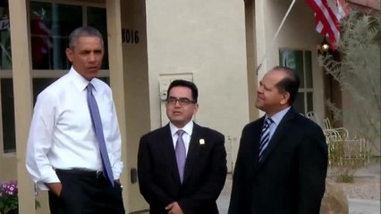 The President Visits the Nueva Villas Housing Complex