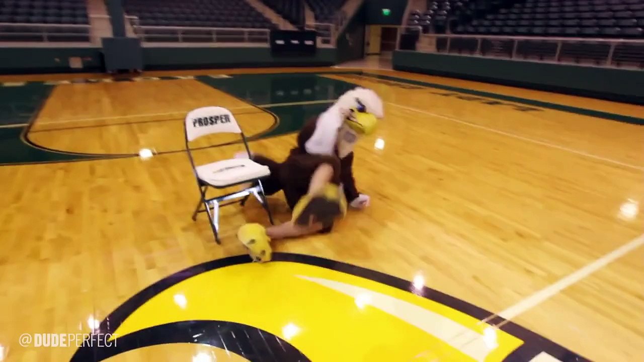 MASCOT SCHOOL | Dude Perfect