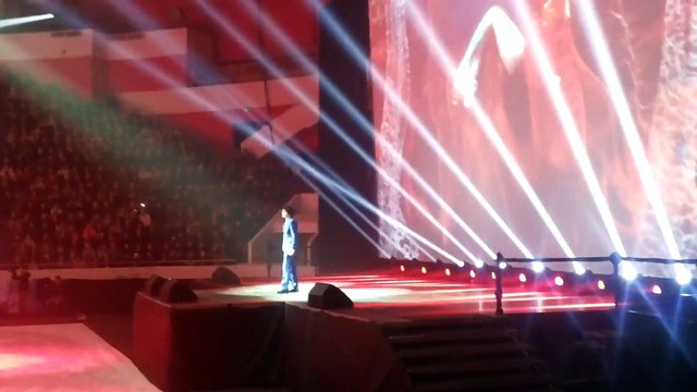 «Supremacy» поёт А.Бон, на льду А.Гачинский («Одноклассники», СПб, 8.03.2015) (Виктория Бойкова)