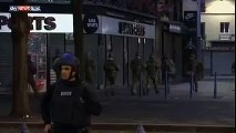 وصول قوات الجيش الفرنسي إلى ضاحية سان دوني في حملة أمنية لاعتقال مشتبه بهم في ‫#‏هجمات_باريس‬