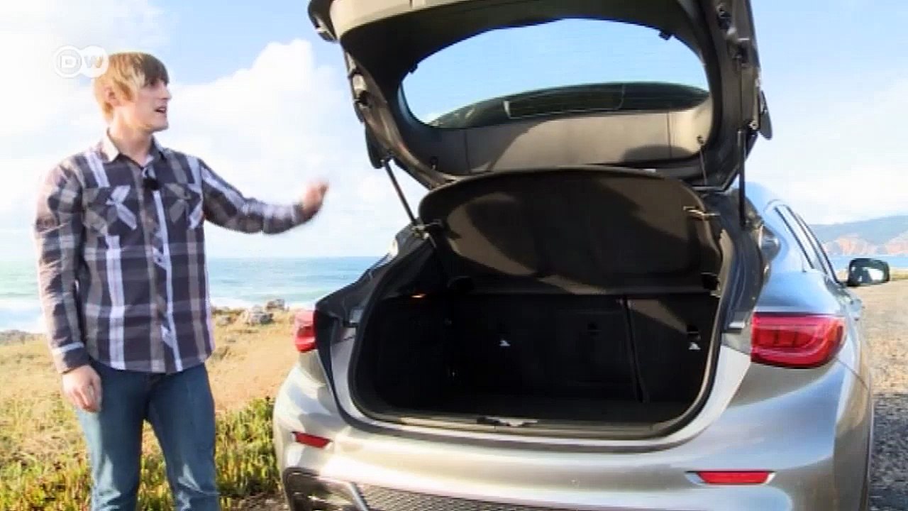 Present it! Infiniti Q30 | Drive it!