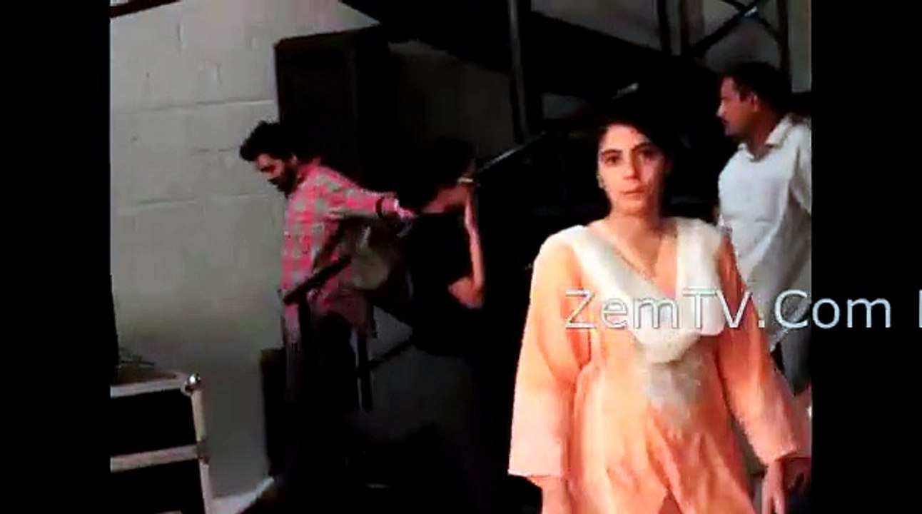 Mira Attack on Nadia Khan In Geo Tv Exclusive Expose -Dailymotion