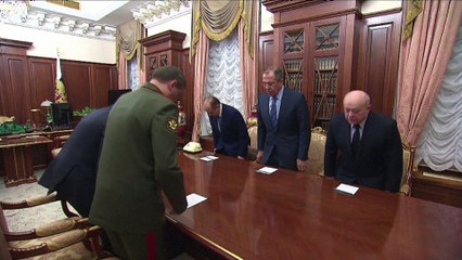 Crash dans le Sinaï: Moscou admet un "attentat"