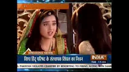 Laksh Se Swara Ko Door Rakhne Ke Liye Ragini Ne Chupaya Swara Laksh Ki Nazaro Se - 17 November 2015 - Swaragini