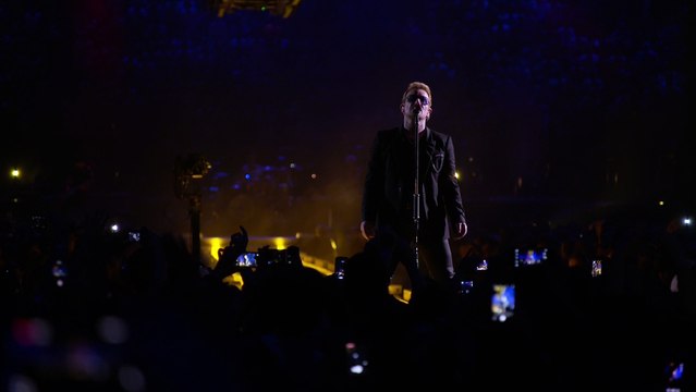 [HD] Zooropa U2 Innocence + Experience Tour 11-11-2015 - Paris HBO