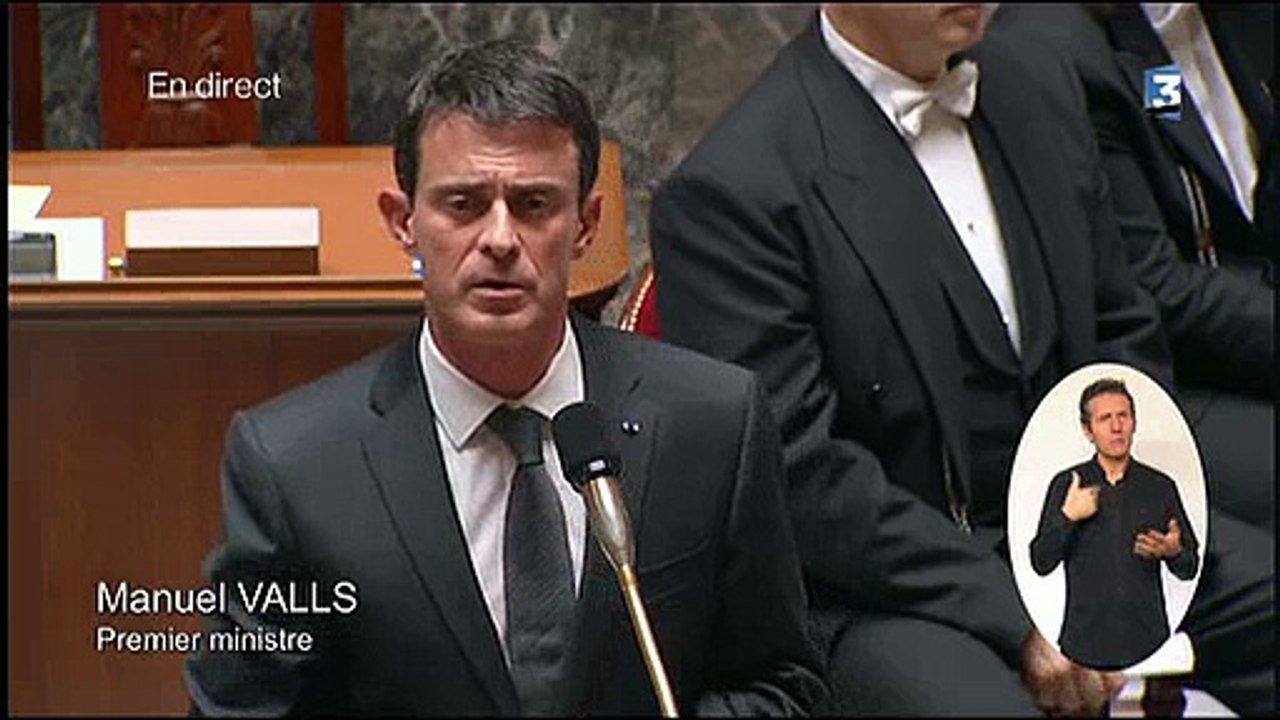 Valls chahuté après un appel à la "dignité" aux QAG, mardi 17 novembre