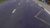 Une cycliste perd sa jupe - vidéo Dailymotion
