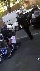 Un rider street cross menotté échappe au flics ! - vidéo Dailymotion