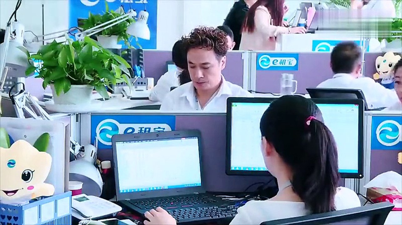 20151117 经典人文地理 吴镇宇组队变电商达人 头脑风暴展现大哥风范