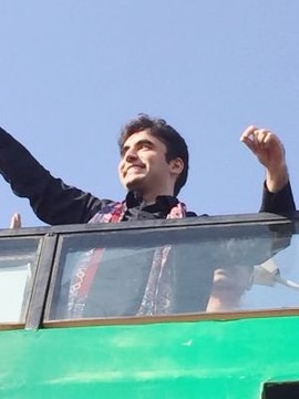 Chairman Bilawal Bhutto Zardari chanting slogans while addressing at Badin.