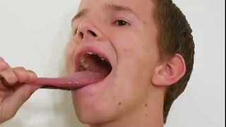 Oh My GOD - World's Tallest Tongue - It's Unbelievable - hdhut.blogspot.com