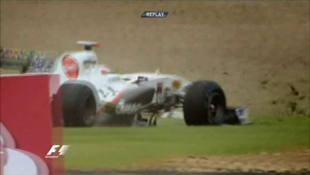 Kobayashi Crash in Great Britain Practice 2011
