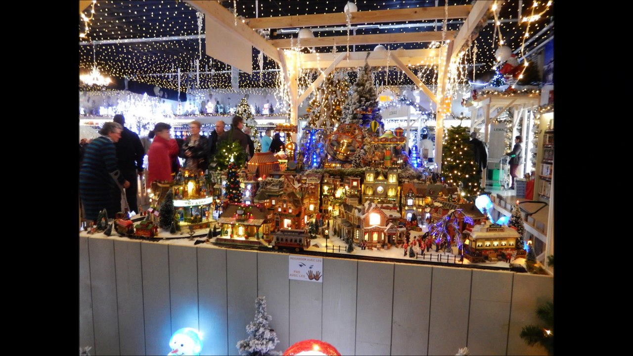 MARCHER DE NOEL A FLORALIE'S GARDENE A BETHENY 2015