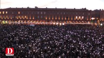 Attentats de Paris : 15000 personnes réunies place du Capitole à Toulouse
