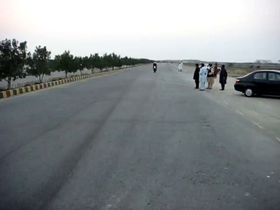 JAHANZEB OFFICIAL ON HIS GSXR-1000 K8 KARACHI TRACK MAZHER SHAH